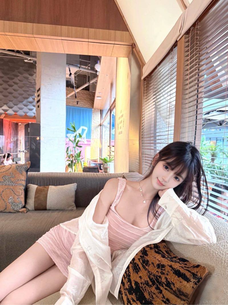 Tang Youyou Gallery 3