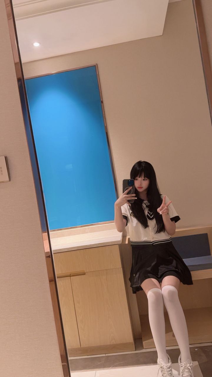 Cream Peach Gallery 7