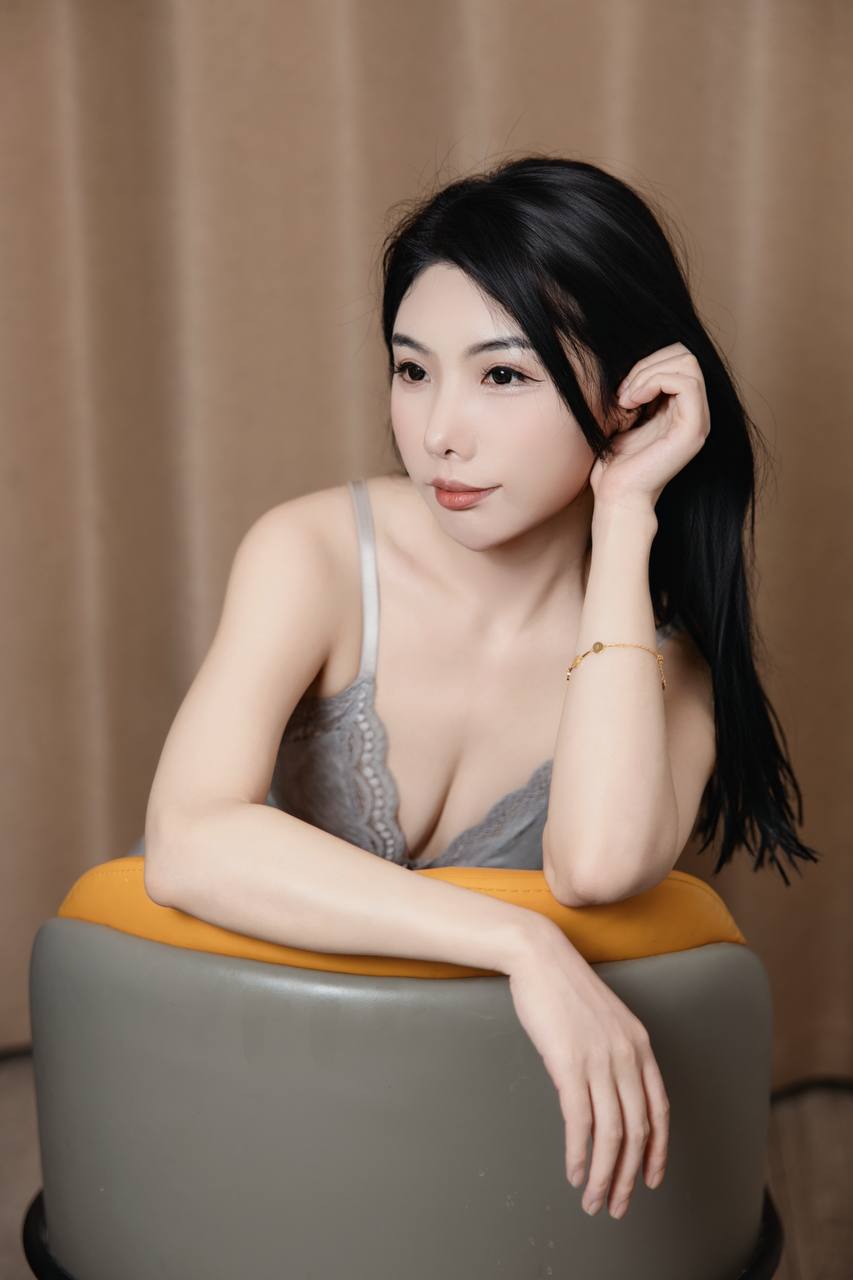 Baijie Yu Gallery 2