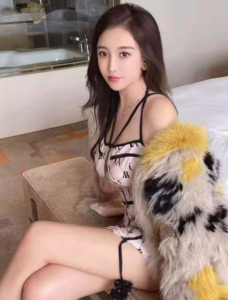 Lin Feifei Gallery 6