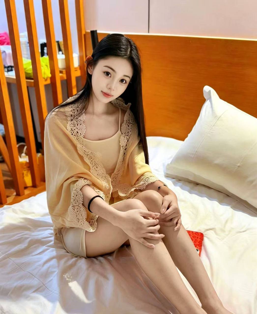 Kiki Gallery 5