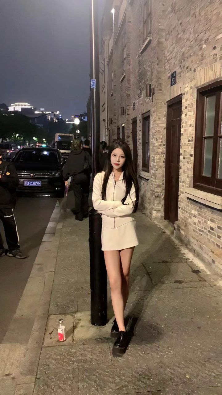 Li Yuanyuan Gallery 3